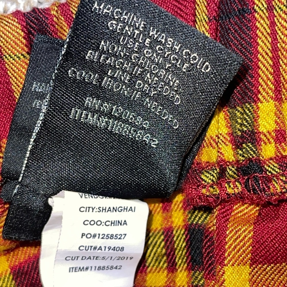 Harry Potter Gryffindor Plaid Skirt. Button front. GUC size XS - Picture 4 of 8